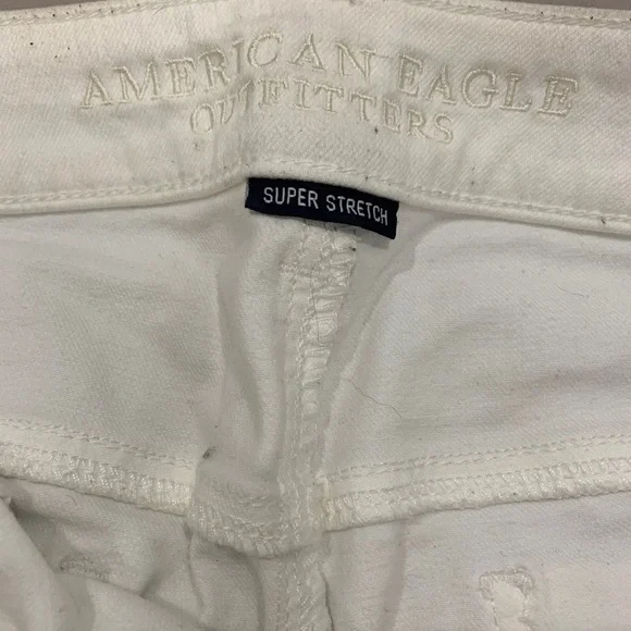 American Eagle Tomgirl distressed white jeans - Picture 6 of 7